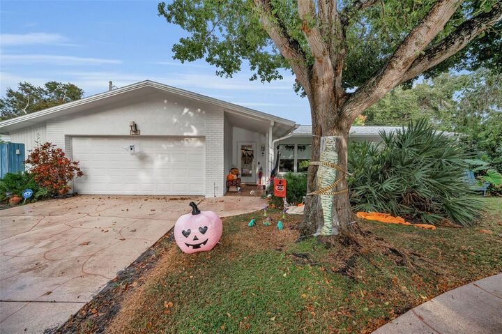 Property Photo:  1479 S Evergreen Avenue  FL 33756 