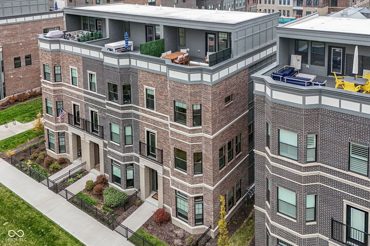 Property Photo:  946 Berkhamsted Lane  IN 46032 