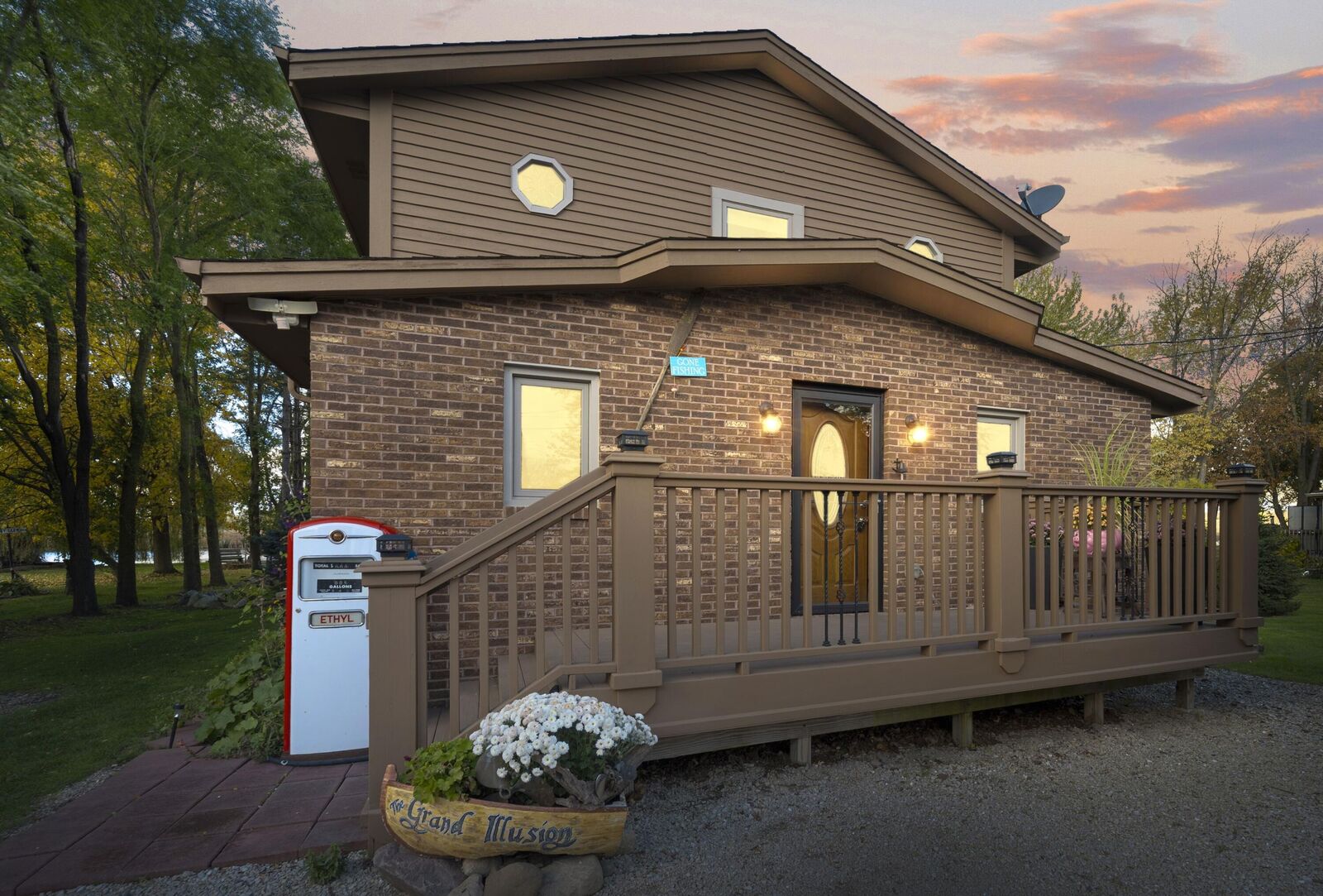 Property Photo: 8508 Fox River Rd WI 53185