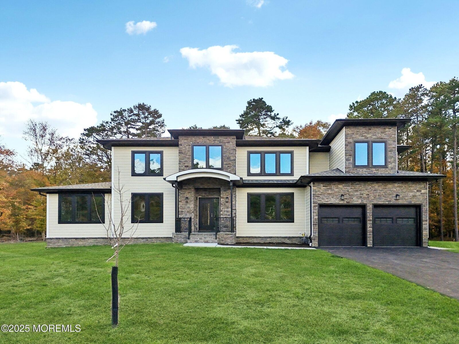 Property Photo:  4 Haystack Court  NJ 07731 