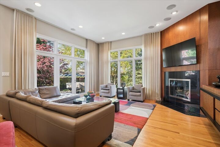 Property Photo:  602 Warwick Road  IL 60015 