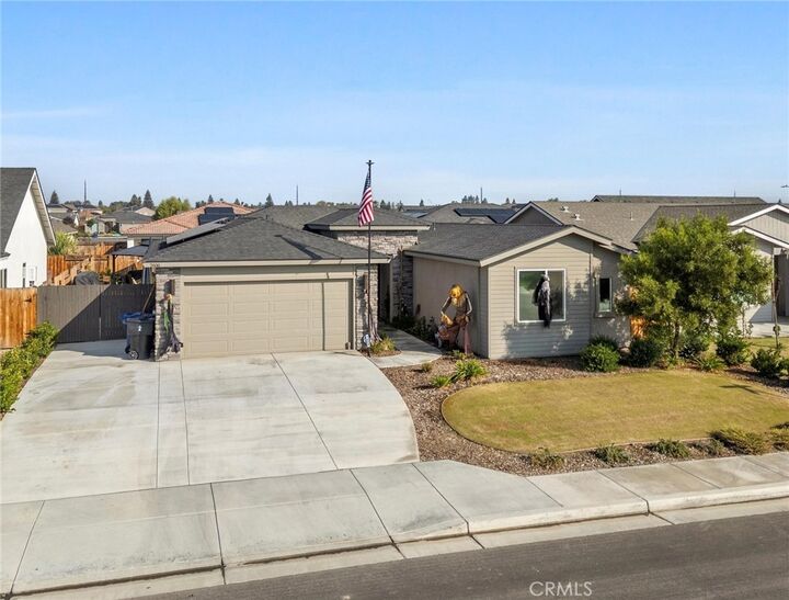 Property Photo: 7600 Emerald Green CA 93313