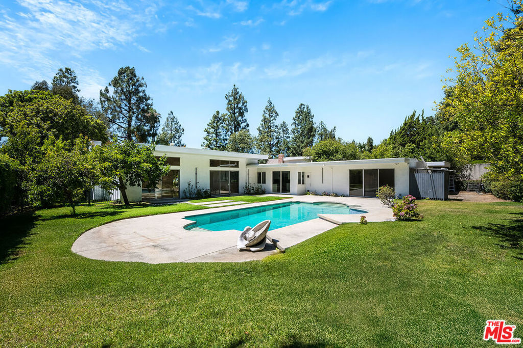Property Photo:  1860 Loma Vista Drive  CA 90210 