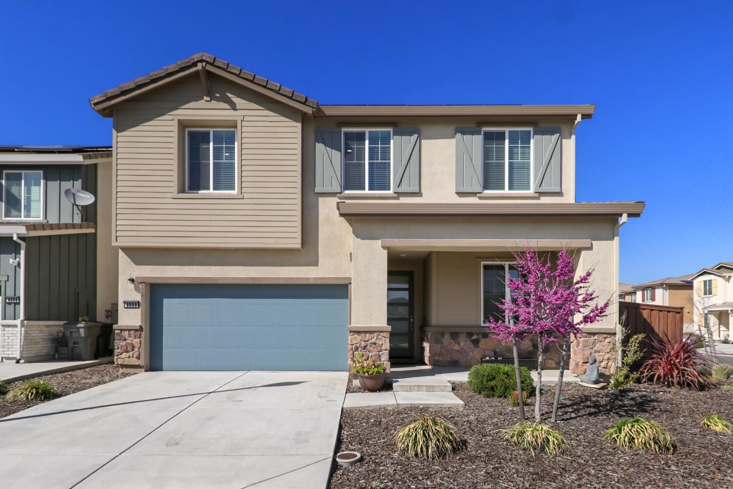 Property Photo: 8000 Oxbow Landing Loop CA 95747
