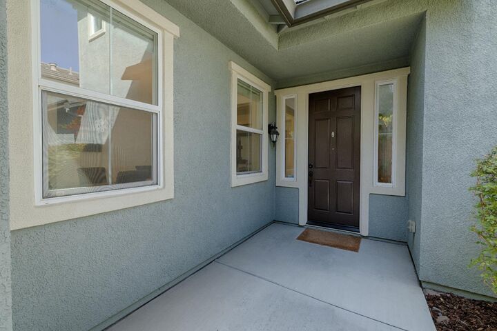 Property Photo:  962 Browning Lane  CA 95765 
