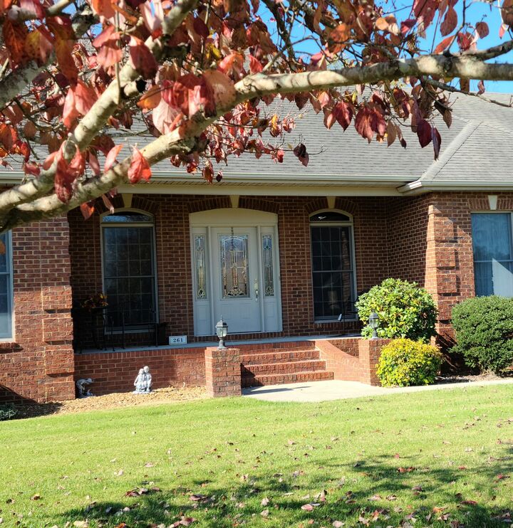 Property Photo:  261 Bell Dr W  TN 37398 