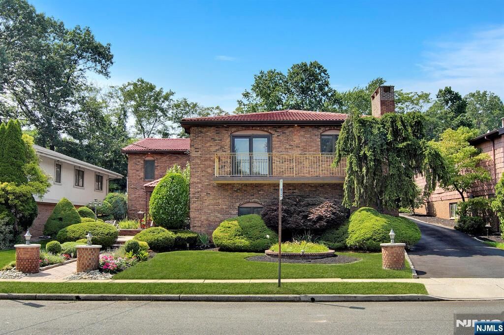 Property Photo:  109 Wilson Street  NJ 07110