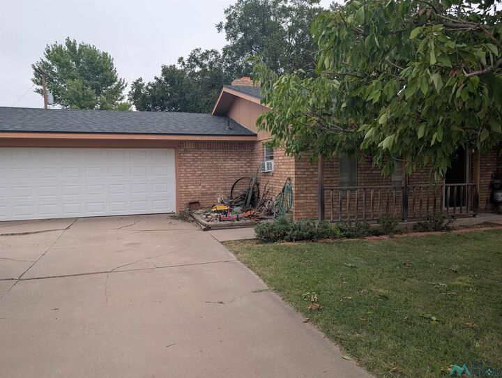 Property Photo:  1805 S Main Place  NM 88130 