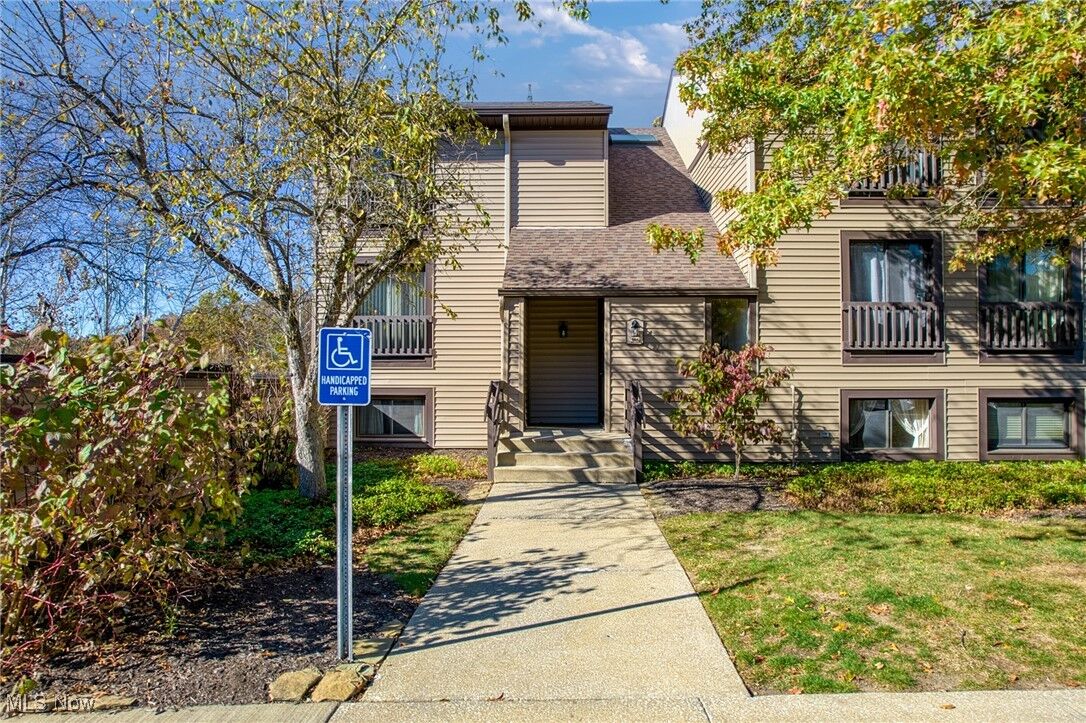 Property Photo:  1105 Canyon View Road 106  OH 44067 