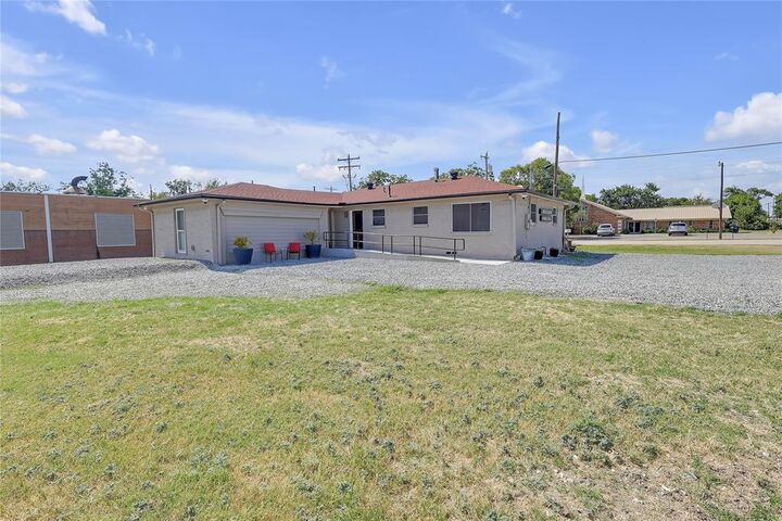 Property Photo:  612 N 3rd Street  TX 75407 