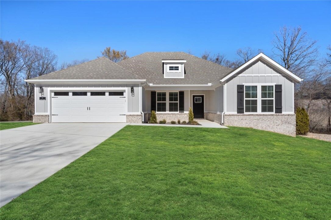 Property Photo:  2 Ellwood Circle  AR 72715 