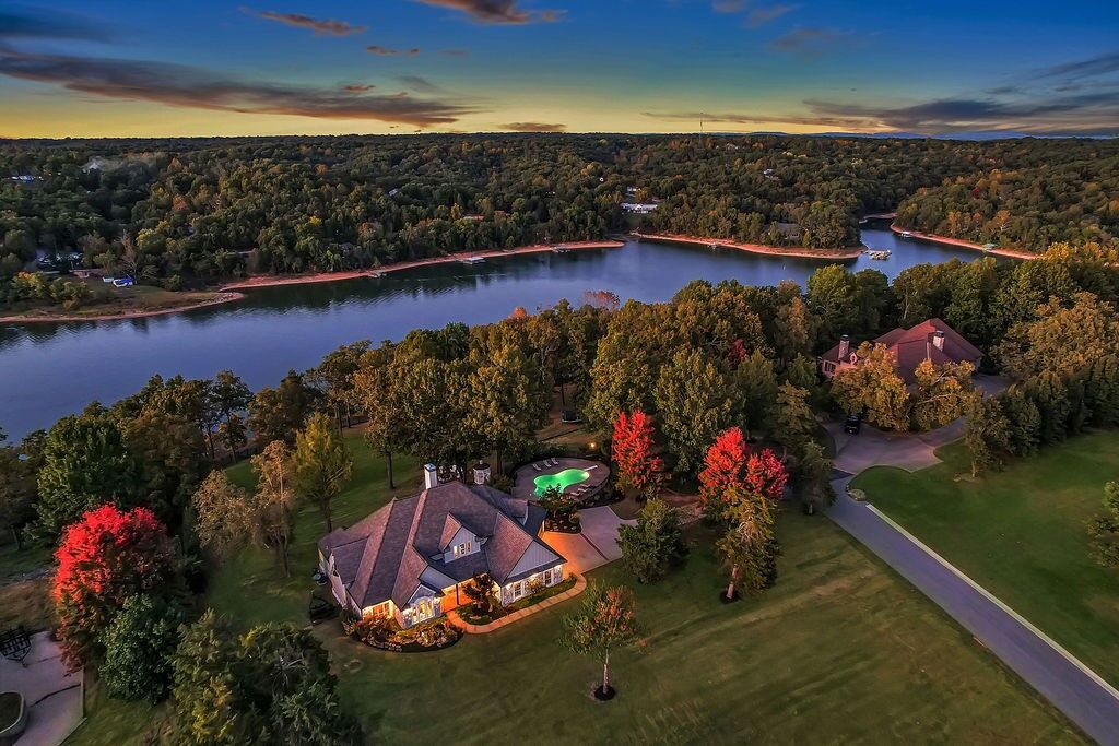 Property Photo: 10392 Cedar Pointe Drive AR 72745