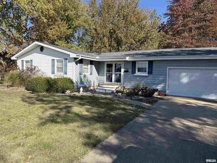 Property Photo:  1108 Hawthorn Road  IL 62881 