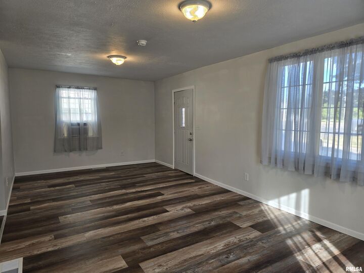 Property Photo:  178 S Heaton Street  IL 61531