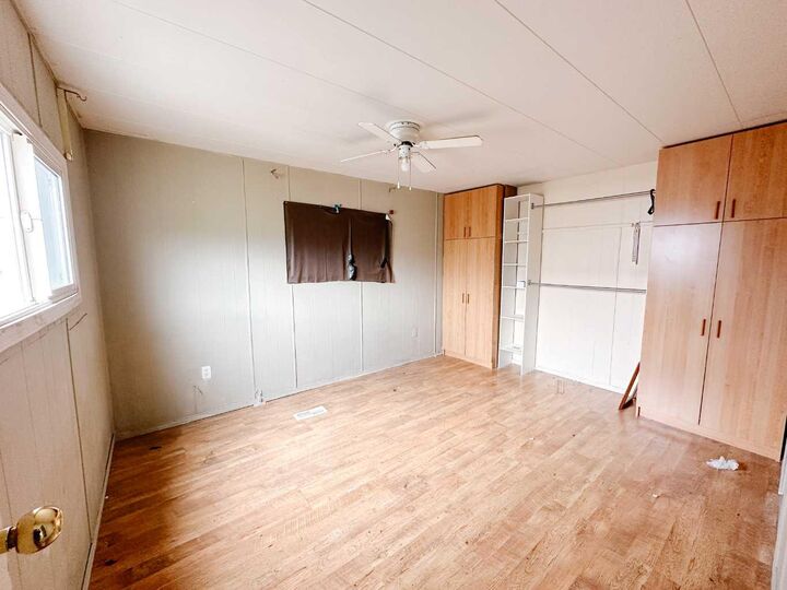 Property Photo: 5800 46 Street 14 AB T4H 1G7