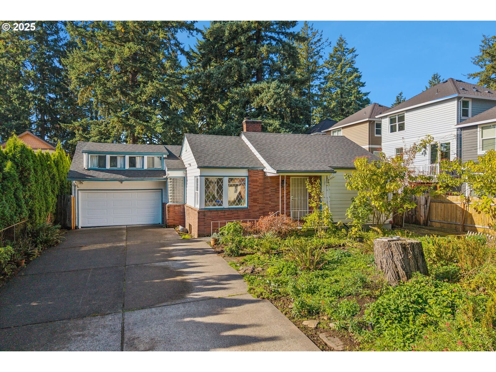 Property Photo: 1115 NE 106th Ave OR 97220