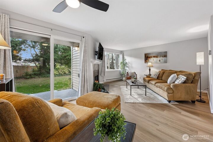 Property Photo: 23816 12th Place S 406 WA 98198