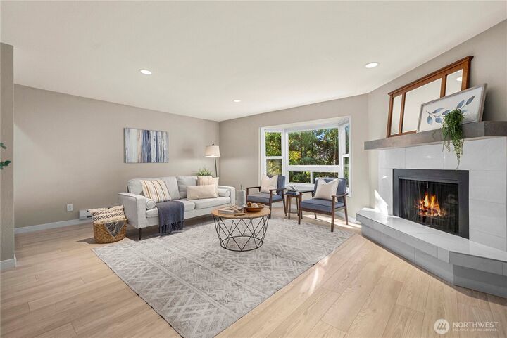 210  Boylston Avenue E 204  Seattle WA 98102 photo