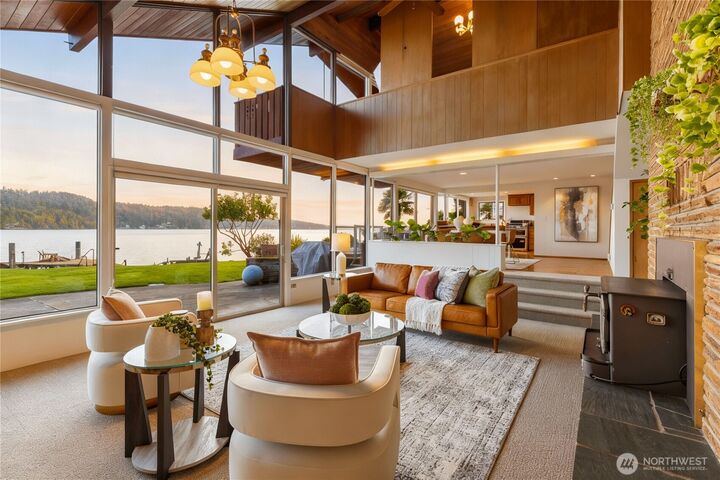 Property Photo:  14026  Riviera Place NE  WA 98125 