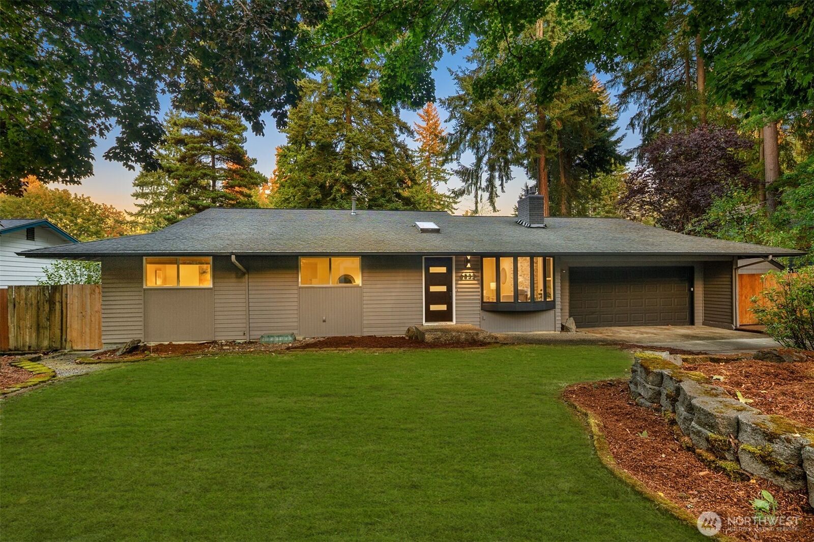 Property Photo:  6832  122nd Avenue NE  WA 98033