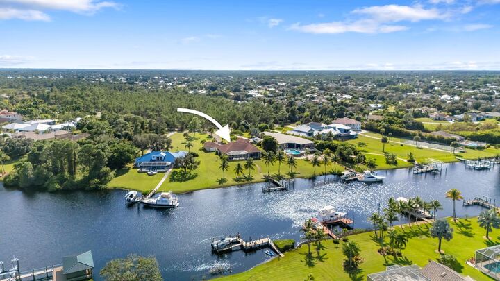 Property Photo: 2501 SE North Lookout Boulevard FL 34984
