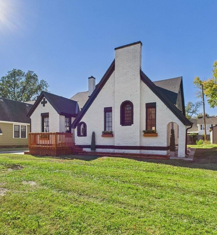 Property Photo:  305 N Oliver Ave  KS 67208 