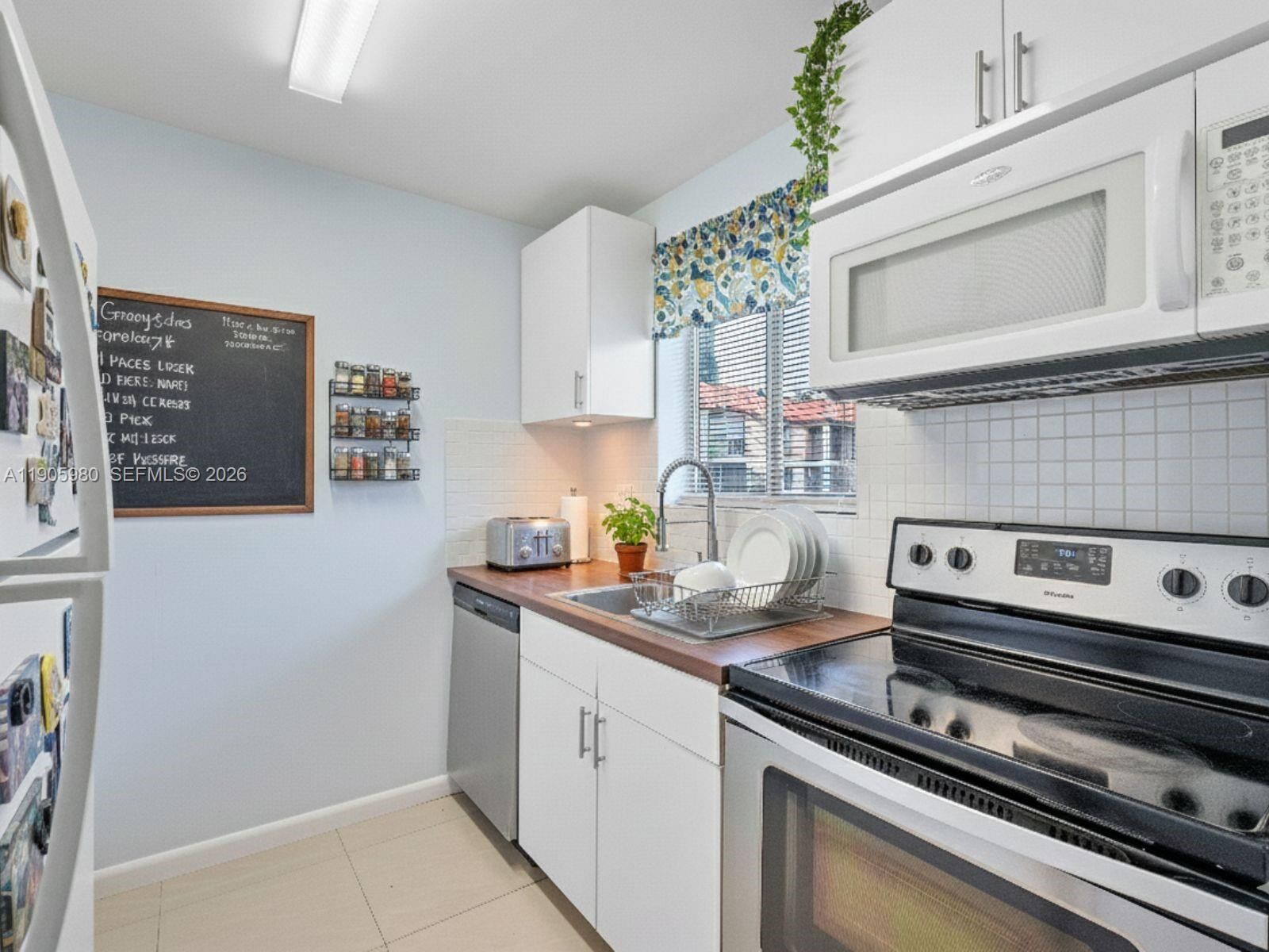 Property Photo:  6060 Forest Hill Blvd 103  FL 33415 