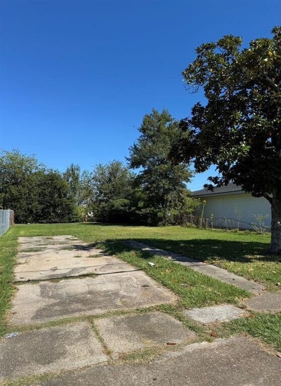 Property Photo:  741 18th Street  LA 70601