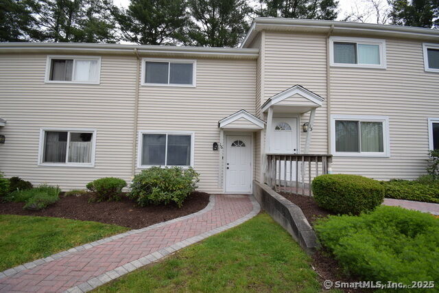 74 Washington Road Apt 16  Woodbury CT 06798 photo