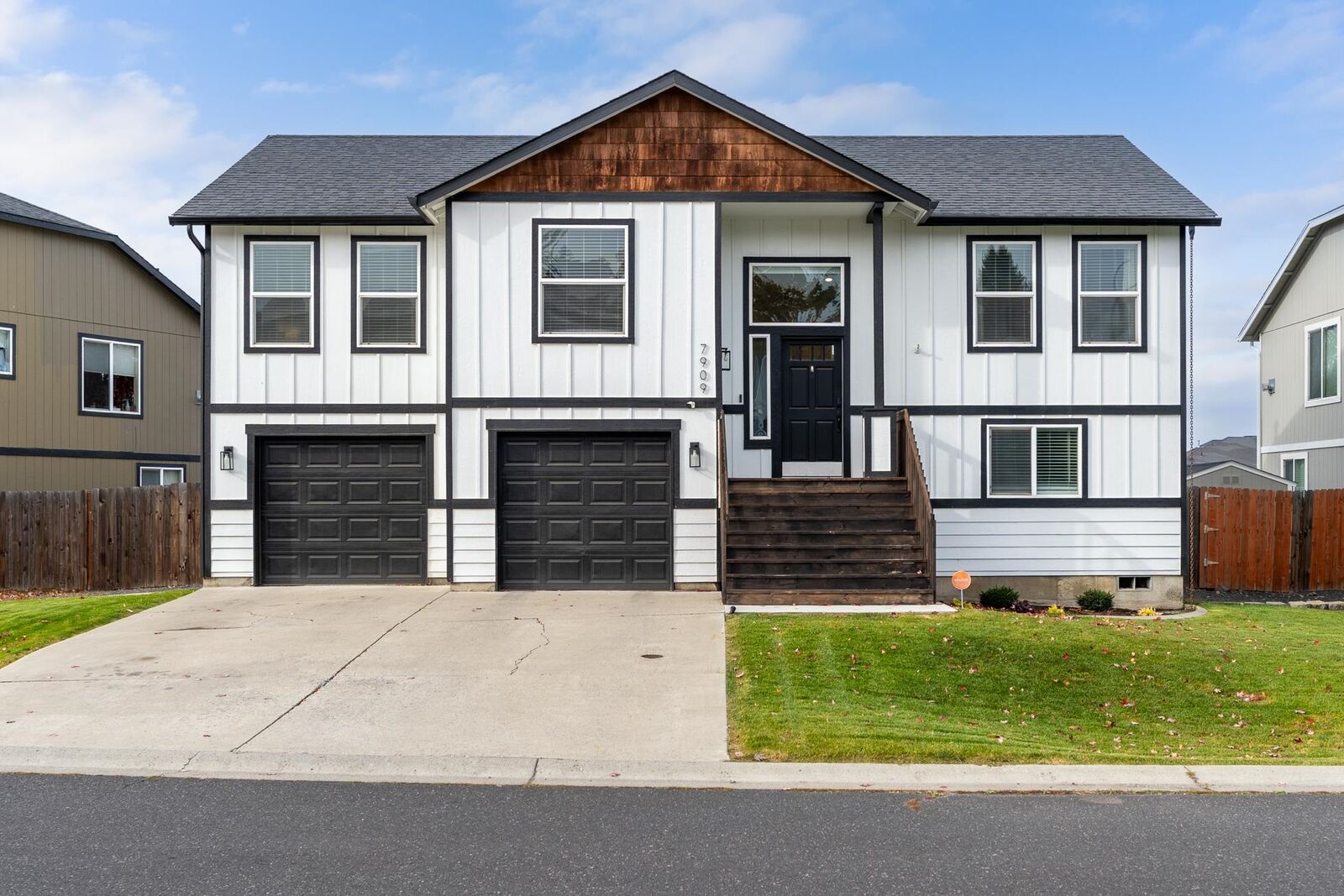 Property Photo: 7909 N Ash Ln WA 99208