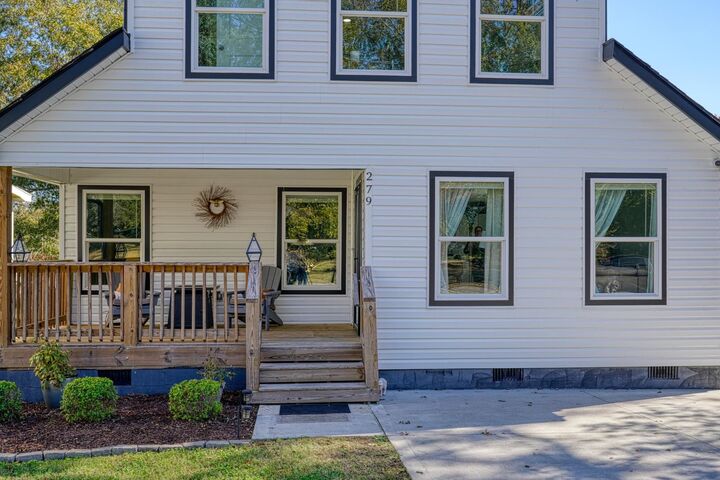 Property Photo: 279 Earnest L Collins Avenue SC 29306