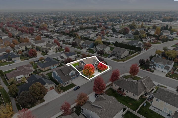 Property Photo:  5302 W 24th Ave  WA 99338 