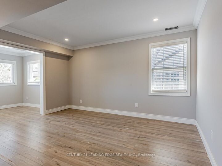 Photo de la propriété:  1315 Broadview Street Main  ON L1W 1C1