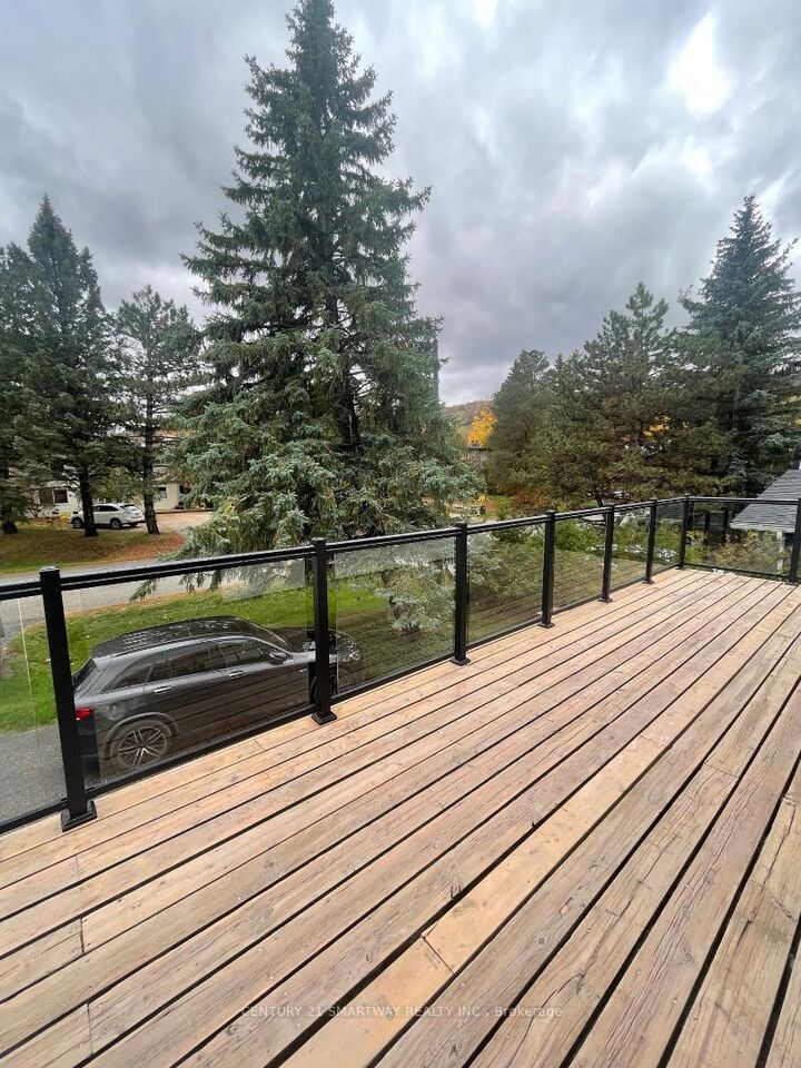 Photo de la propriété:  107 Campbell Crescent  ON L9Y 0P9