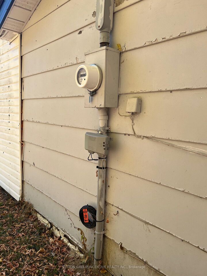 Property Photo: 4067 Airport Road ON L3V 6H6