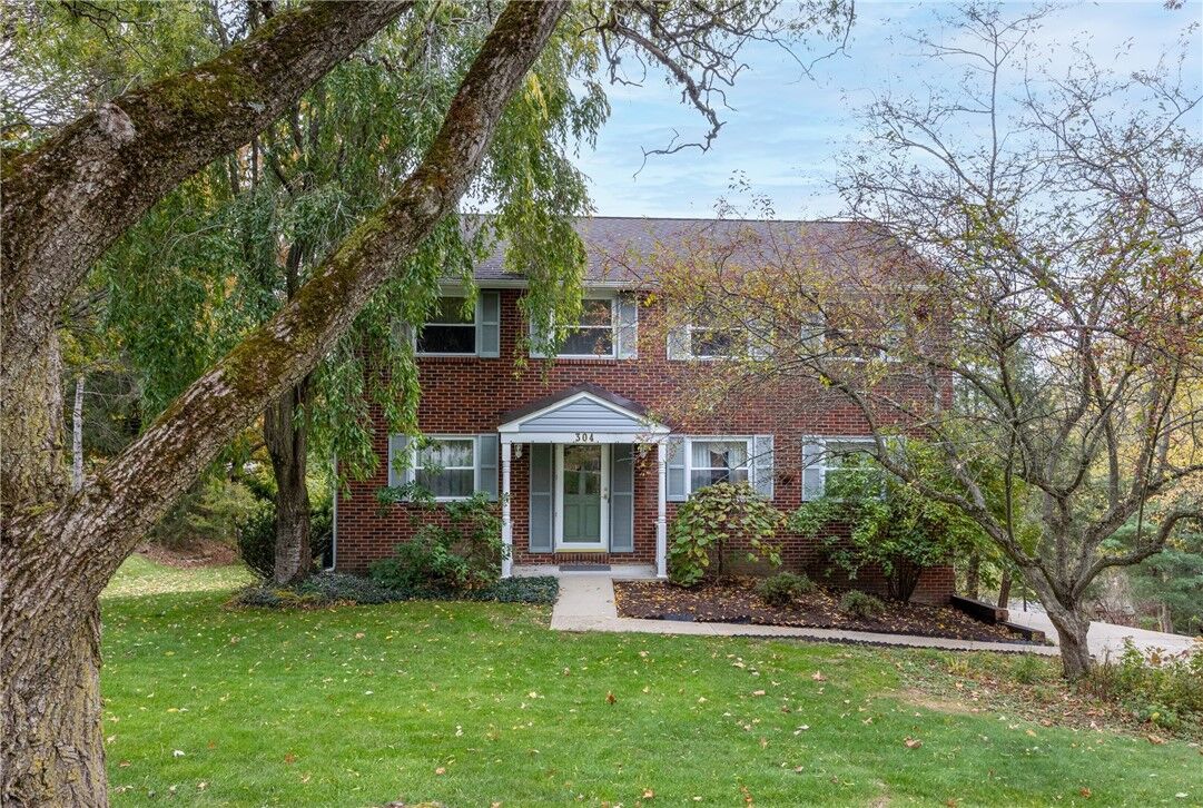 Property Photo: 304 Alamo Dr PA 15241
