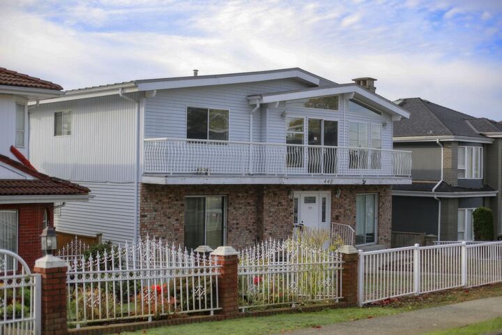 Property Photo: 448 E 59th Avenue BC V5X 1Y1