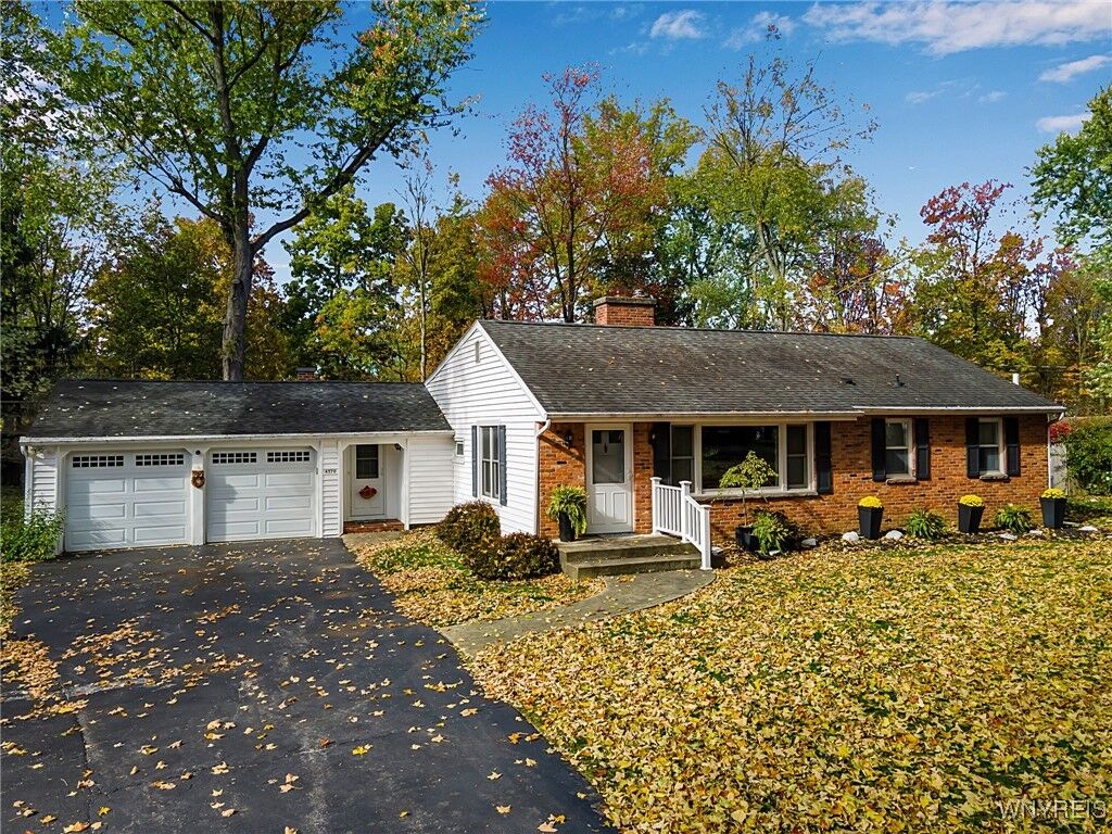 Property Photo:  4570 Christian Dr  NY 14031 