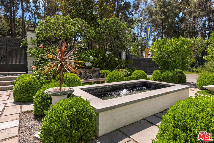 Property Photo:  320 Hilgard Ave  CA 90024 