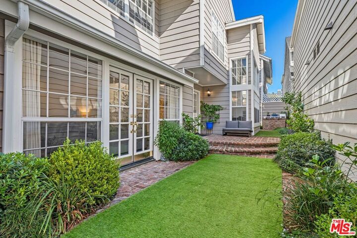 Property Photo:  13082 Mindanao Way  CA 90292 