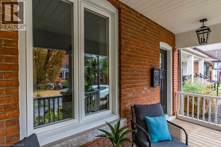 Photo de la propriété: 111 Gladstone Avenue ON L8M 2H8