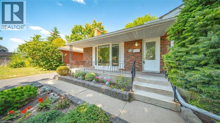 Photo de la propriété:  73 Pusey Boulevard  ON N3R 2S4 