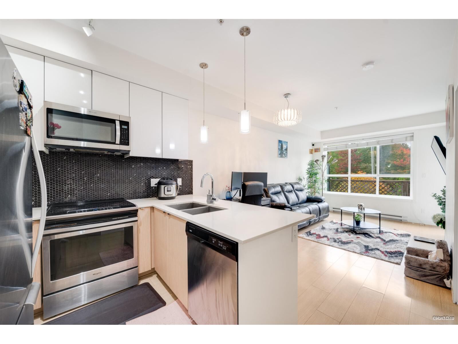 Photo de la propriété: 6438 195A Street 104 BC V4N 6R5