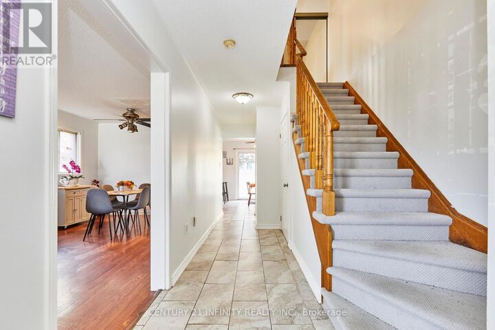 Property Photo:  20 Brodie Court  ON L1C 4Z2 