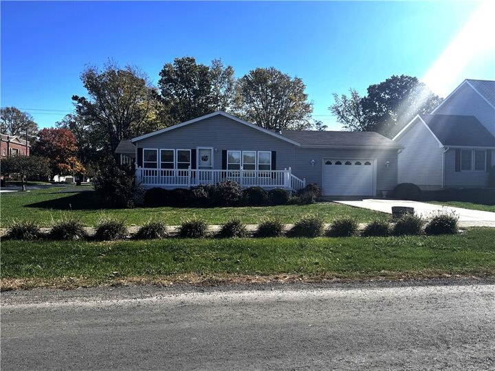 Property Photo: 225 E North Street IL 62510