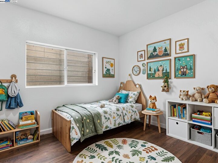 Property Photo: 261 S 13th St CA 94804