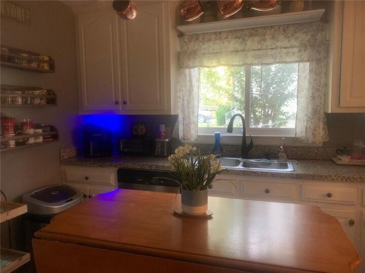 Property Photo: 107 E Clinton Drive E GA 30165