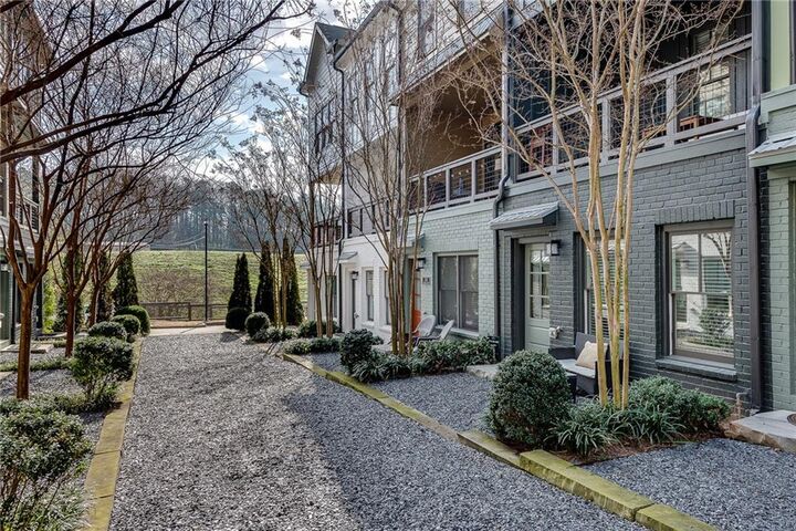 Property Photo:  768 Aerial Way  GA 30312 