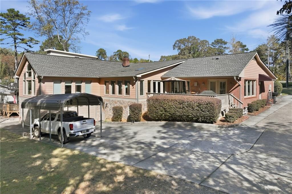 Property Photo:  6558 Lanier Islands Parkway  GA 30518 