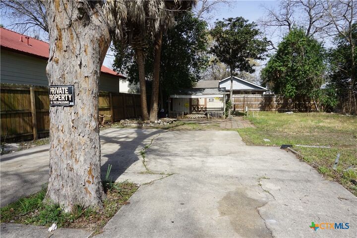 Property Photo:  328 Wavell Street  TX 78666 